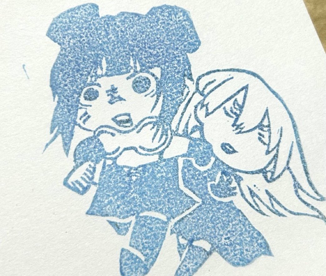 negitorock's tweet photo. サナカン絵の版画タイプ、古代遺物壁画感出てとてもいい感じになった気がする。
彫ったやつ2019年から振り返ってみた。わぁ荒々しい…！ https://t.co/o5YXPl9ete