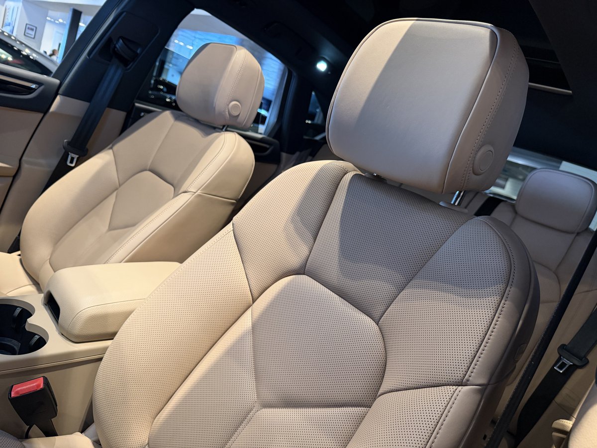 PorscheFF's tweet photo. Sporty, sleek, and unmistakably Porsche. The Porsche Macan brings dynamic performance and premium comfort together in one bold SUV designed to stand out wherever the road takes you. https://t.co/HuhrT18eyU #PorscheMacan #Porsche #PorscheFairfield https://t.co/3x9OzvHMEb