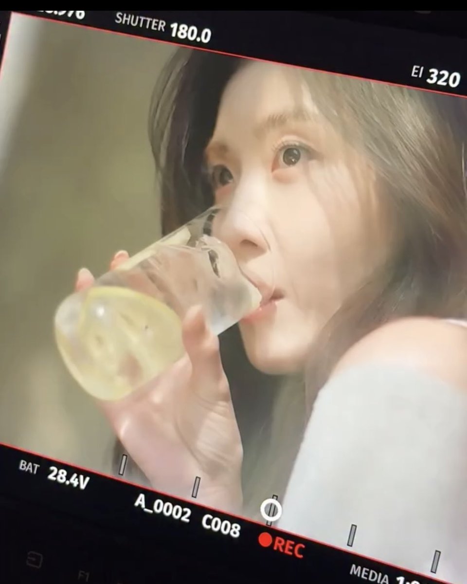 however1023's tweet photo. 사랑한다........ 하지원을 너무 사랑해서 힘듦 https://t.co/zCknYbd0nc