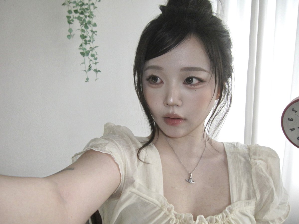 luumm___'s tweet photo. 느좋녀 만들어주는 디카 https://t.co/2mT81T9O8m