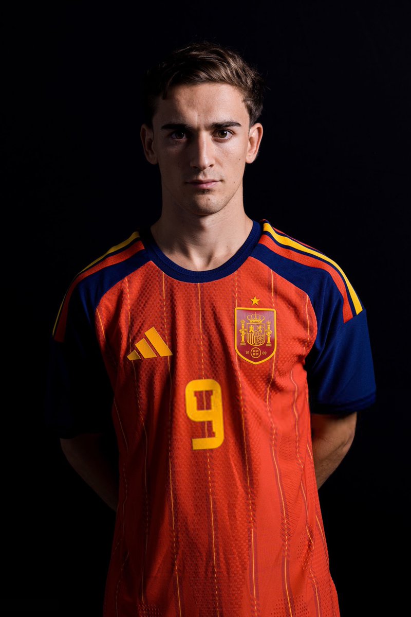 HQpcrt's tweet photo. Gavi #FIFAWorldCup https://t.co/2Cw0wq3CV5