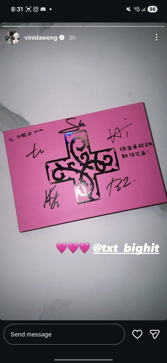 TXTintl_twt's tweet photo. INSTAGRAM UPDATE 📸

• vinidaweng IG Story

💬 🩷🩷🩷 @TXT_bighit

🔗https://t.co/ktdlLzCU7I

#TOMORROW_X_TOGETHER https://t.co/90WYIMDz01