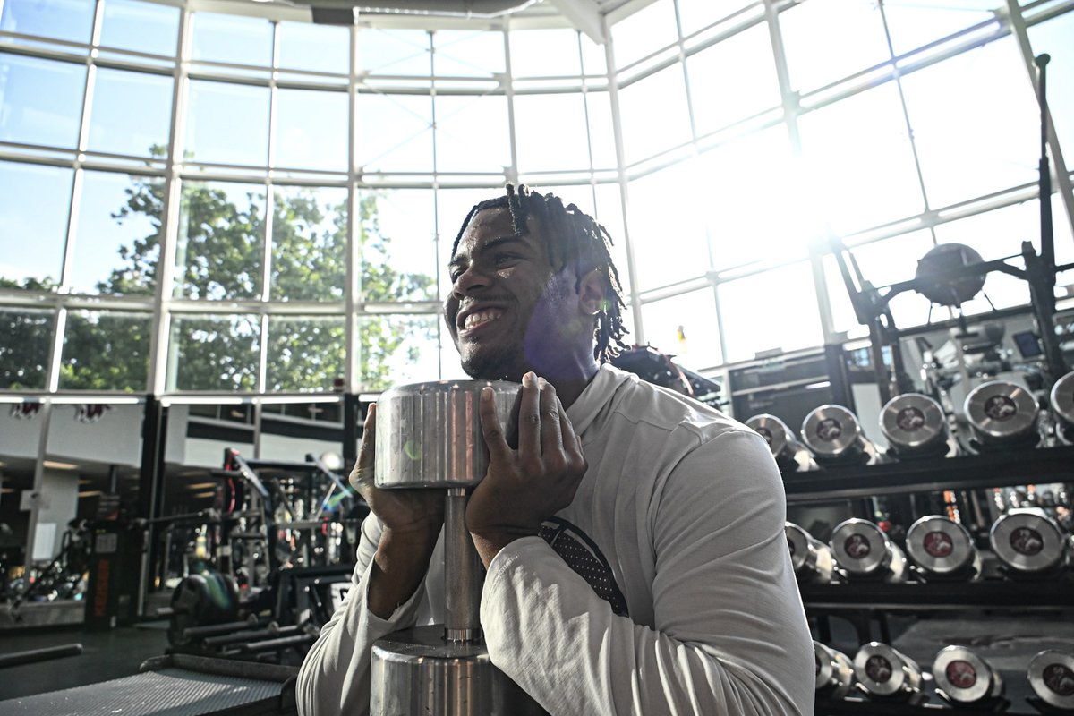 SIU_Basketball's tweet photo. Nothing like a morning lift to start the day 💪

#MaroonMade https://t.co/PDlqTHdaM4