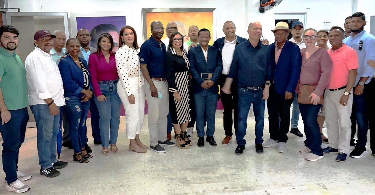 PLDenlinea's tweet photo. #DelPartidoPLD | Critican indiferencia de la dirección del CODIA con sus afiliados.

Corriente de ingenieros del #PLD en Santiago se reúnen con miras al rescate de la regional Norte del CODIA.

AMPLIAR: https://t.co/0rryMRa3tM https://t.co/kyXZQc0eZs