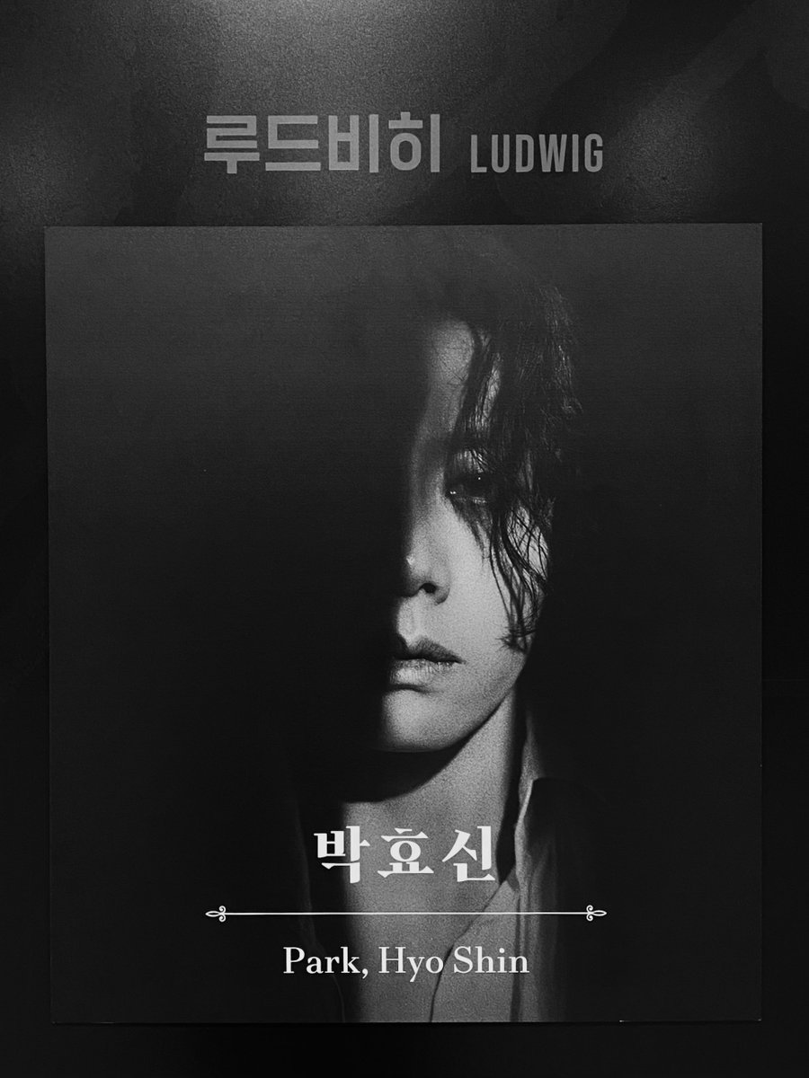 foreversoultree's tweet photo. 베토벤 시크릿⚡️             vs             베토벤🎹 https://t.co/Bx7rtcZQT8