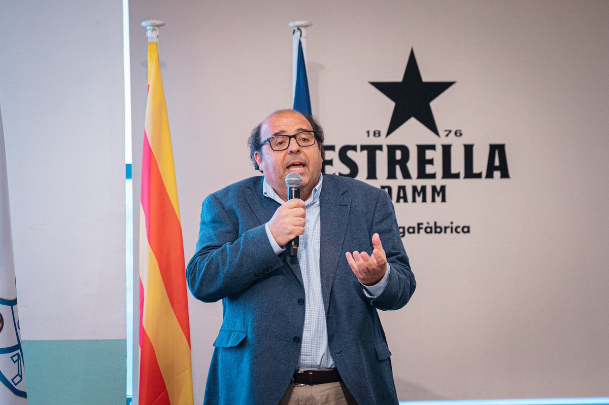CEEuropa's tweet photo. 5️⃣ L’acte va cloure amb el discurs del president, Hèctor Ibar, que va destacar el valor dels socis i sòcies i els èxits esportius d’enguany. https://t.co/8LODAbkCo2