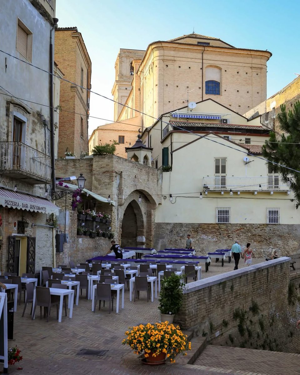 YourAbruzzo's tweet photo. Una passeggiata con vista sull'#Adriatico 🌊✨
La Loggia Amblingh è uno dei luoghi simbolo di #Vasto: un balcone naturale affacciato sul mare dove storia, panorami e atmosfera si incontrano in ogni stagione.
📸IG tuttolabruzzochece_
#abruzzo #viaggioinabruzzo https://t.co/TfK3Vs5RX9