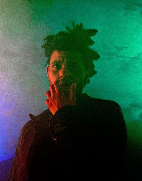 weekndlately's tweet photo. 🚨MEU DEUS! A música “ODD LOOK” foi ouvida tocando dentro do estádio que acontecerá o show de hoje.
#AfterHoursTilDawnTour https://t.co/IY1ElKoWnG
