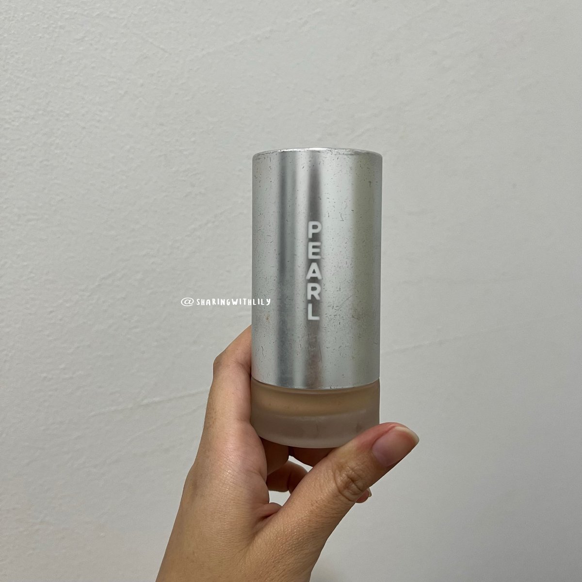 sharingwithlily's tweet photo. skintintnya dan hasilnya🌹

in this economy pasti banyak yang milih buat hemat budget makeup pakai skintint/foundation biar habisnya baru berbulan-bulan kemudian😆☝🏻 https://t.co/e7UxkiNO8c