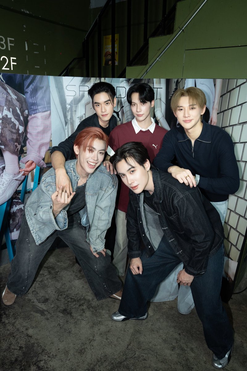 InsightArtistTH's tweet photo. 📸 ภาพบรรยากาศ “เป็นต่อ ทะเล อินทัช ปอร์เช่ และเอฟโฟร์” ในงาน STEP INTO PUMA SPEEDCAT MULTIVERSE 

ขอบคุณแฟน ๆ ทุกคนที่ส่งกำลังใจให้พวกเราในวันนี้นะครับ ❤️

#PUMATH
#SPEEDCATMULTIVERSE #InsightArtist #InsightEntertainment #PentorJrp #laylayyo #in_intouchh #tanathornc #forawitch https://t.co/HNVEYFEkN4