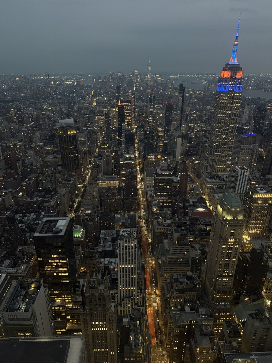 MaxAzgeda's tweet photo. New York, États-Unis 🇺🇸 https://t.co/nmclqCC5RU