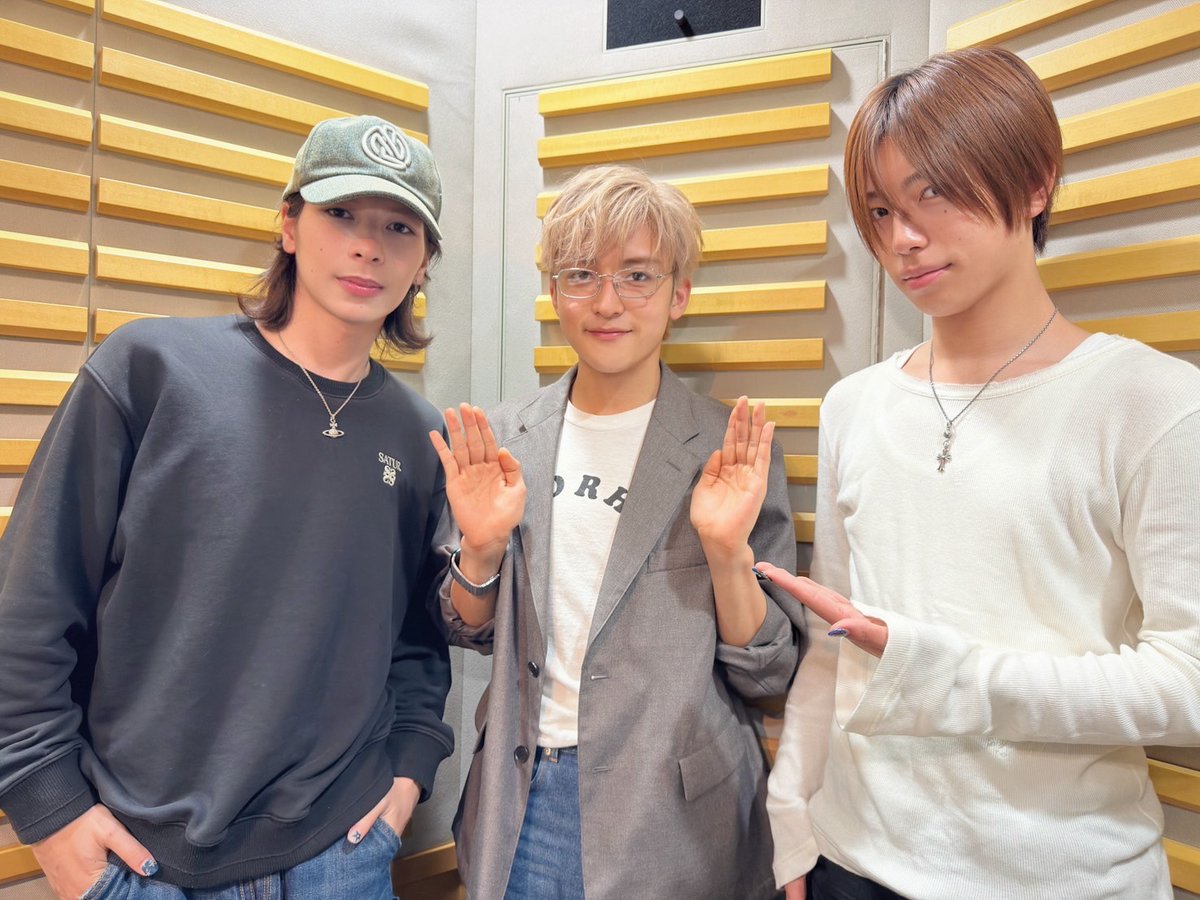 STARGLOW_ANNX's tweet photo. 【📻きょう深夜24時から！】

🌟STARGLOWのオールナイトニッポンX🌟

今夜の担当は
KANON・GOICHI・ADAMです！✨

最近のキラッと輝いていた瞬間や
逆に曇っていた瞬間も発表！？

お聴き逃しなく！

📻radiko
https://t.co/RmGzzwlx4c

🎧#ANNJAM
https://t.co/6sPO1Hkdfx

#STARGLOWANNX https://t.co/fcOFQSyhBM