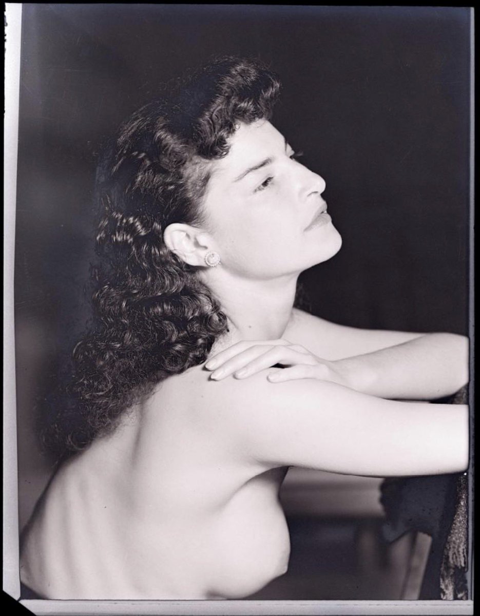 Ttalindeyzac's tweet photo. ‘Juliet Man Ray’, 
Man Ray, 1945 https://t.co/PosdTaZZu1