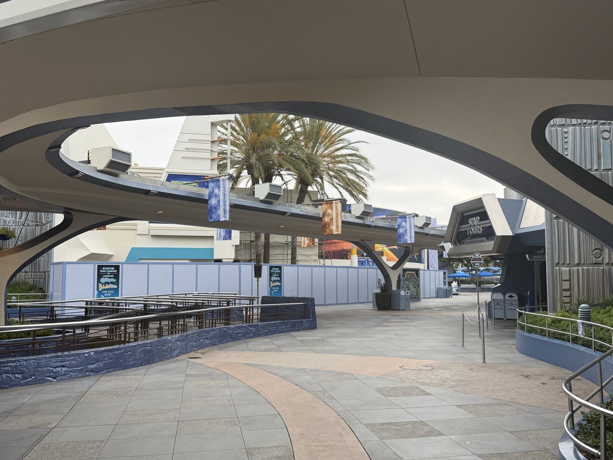 Dustin_Clark4's tweet photo. Looks like scrim is coming down and fresh paint looking great @RealDukeofDork @FrshBakedDisney https://t.co/9tvfy8rNlr
