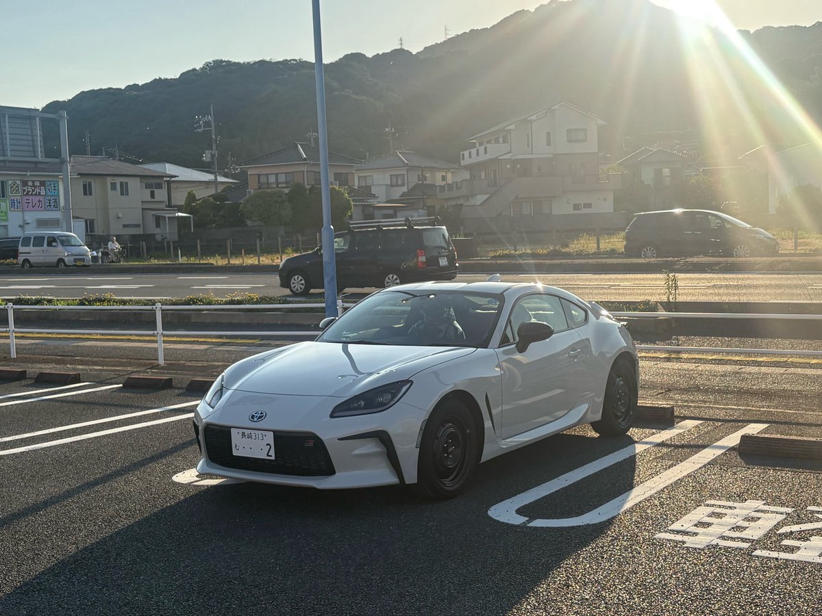 ami_ha36s's tweet photo. そういえば
GR86 RC 納車しました！
アルトから乗り換えです🚗
なかなか楽しい車です✌️
#GR86 #ZN8 https://t.co/euOYDEhqZU