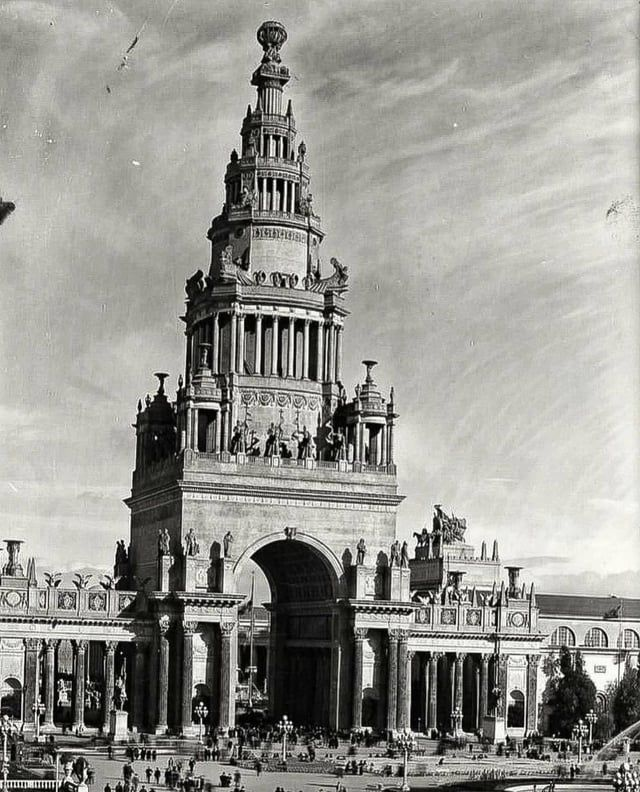 benaiah144's tweet photo. Where was the real Rome, Italy from the Bible? 

📷 The Tower of Jewels at the 1915 worlds fair in San Francisco.

🧵A detailed and comprehensive thread. https://t.co/PjevIGFoDk
