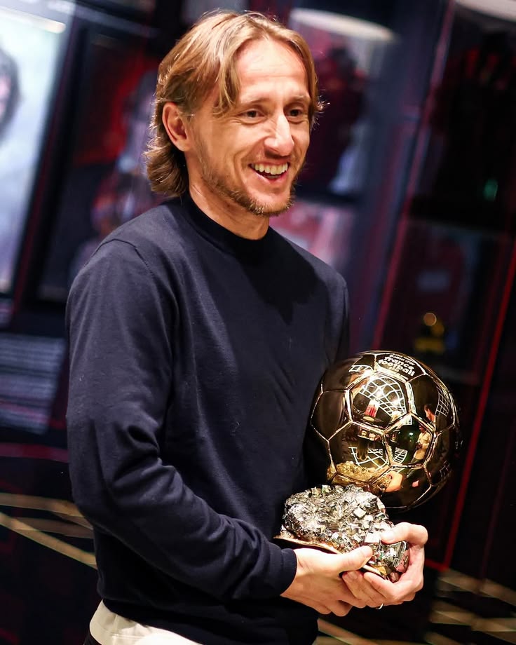 MariModric's tweet photo. Happy World Cup Day! ❤️‍🔥😎 https://t.co/bkZyc49AHD