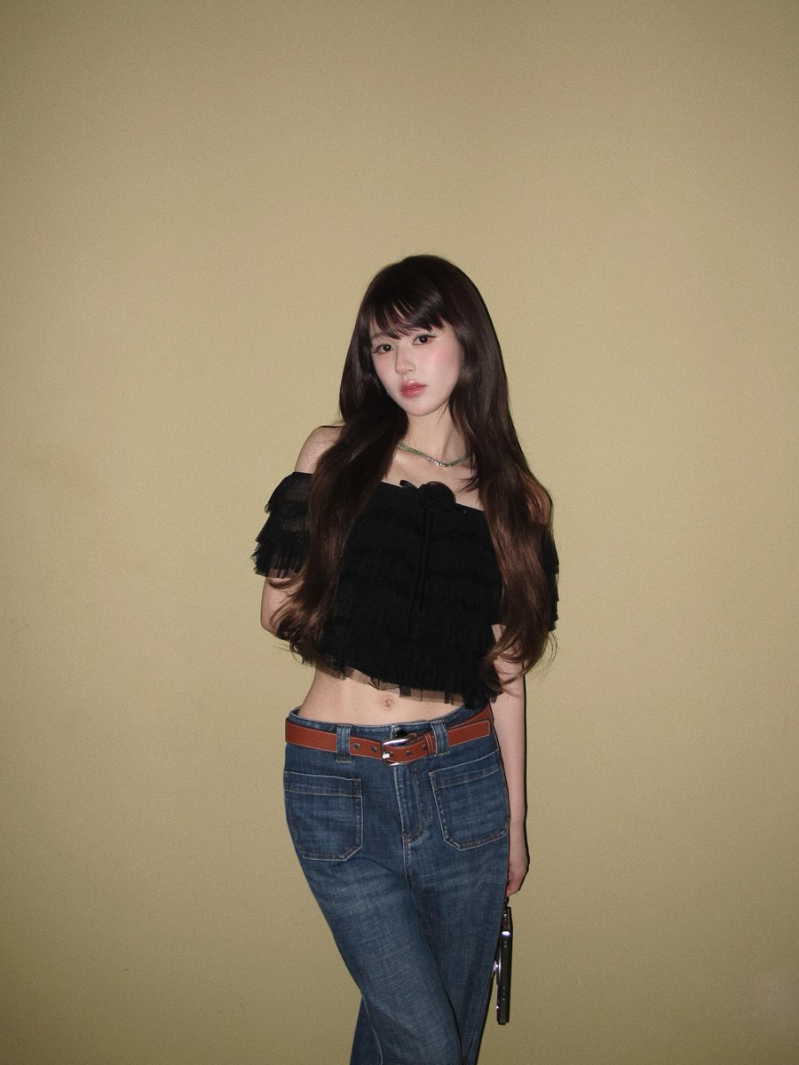 mochirooosy's tweet photo. the face and curves 😭💘 https://t.co/y5LvTPXJmw