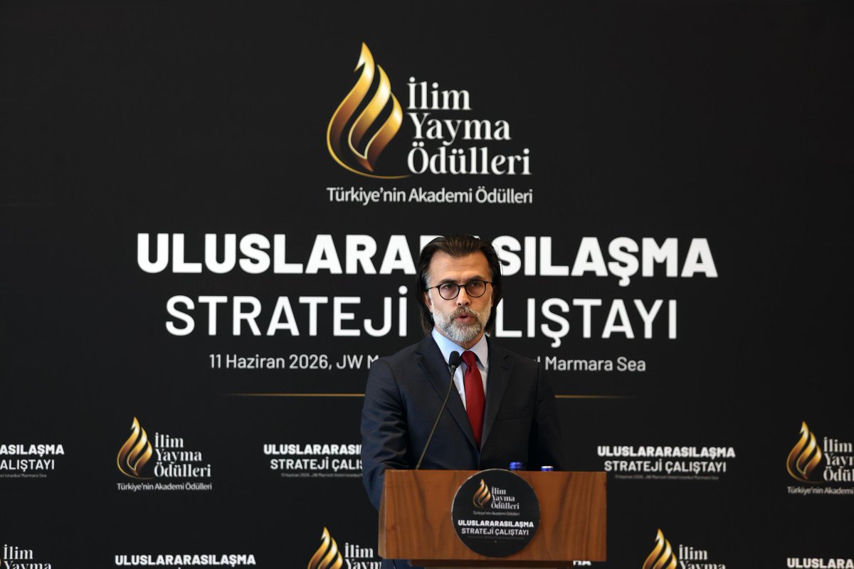 ZaferHekimoglu's tweet photo. Bilimsel rekabetin yalnızca üniversiteler arasında değil, akademik markalar arasında da yaşandığı bir çağda; 
İlim Yayma Ödülleri'nin küresel bilim ekosistemindeki yerini birlikte düşünmek üzere YÖK Başkanımız Prof. Dr. Erol Özvar ve yaklaşık 115 rektörümüzle bir araya geldik. https://t.co/HovSALpxVm