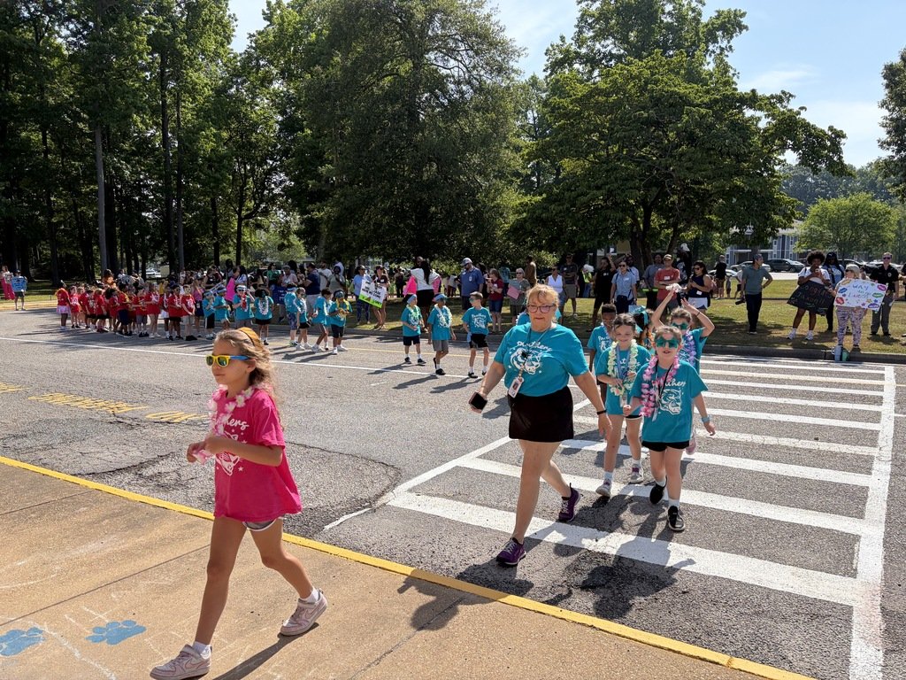 GRPChesapeake's tweet photo. Second grade clap out this morning, everyone was holding back tears. https://t.co/3nXxSKs67G