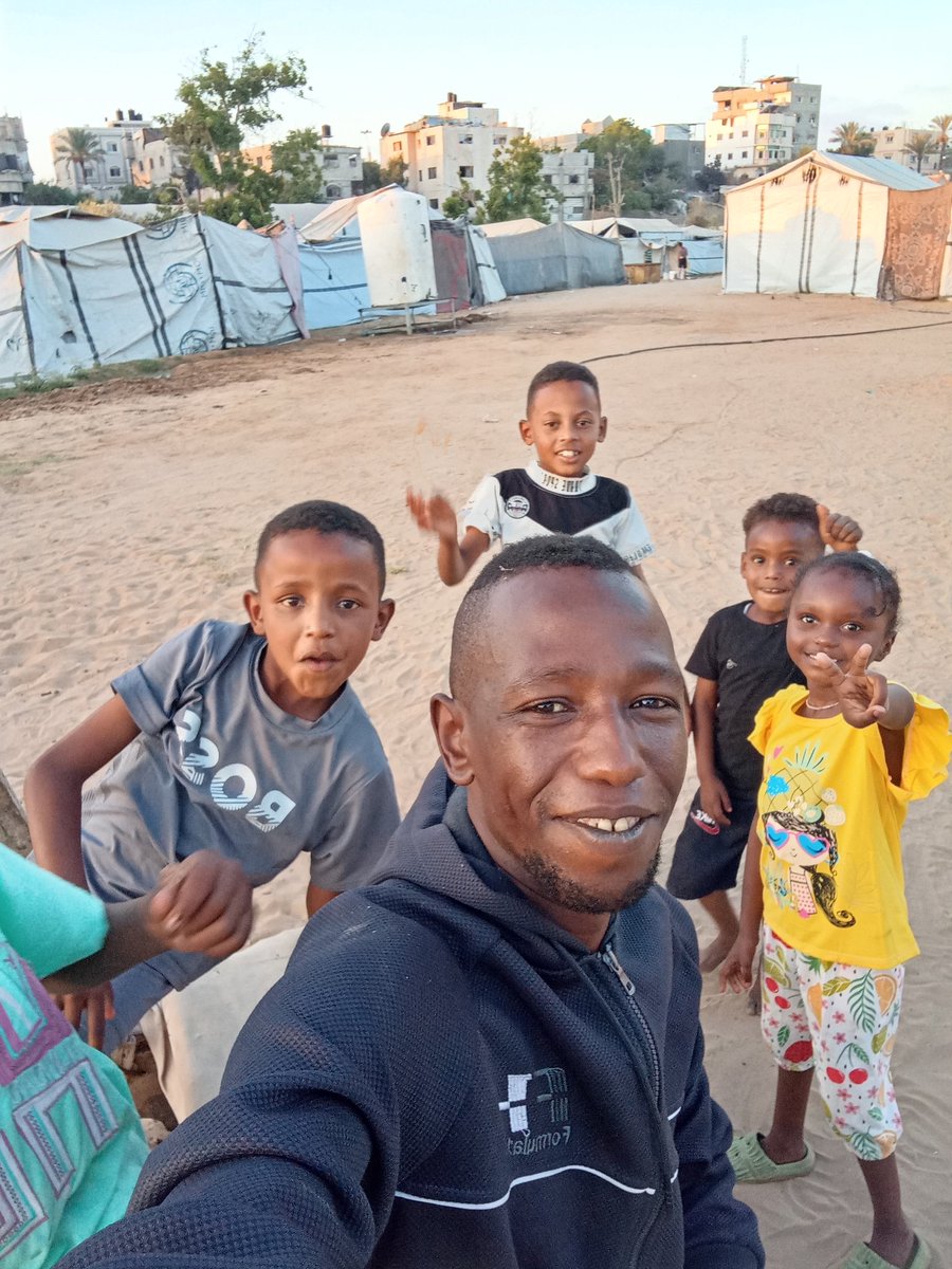 abw27916's tweet photo. We lack food. I really hope for help to get food for my family. 
https://t.co/vNDTy7rj1z https://t.co/OF3J73OWEu
