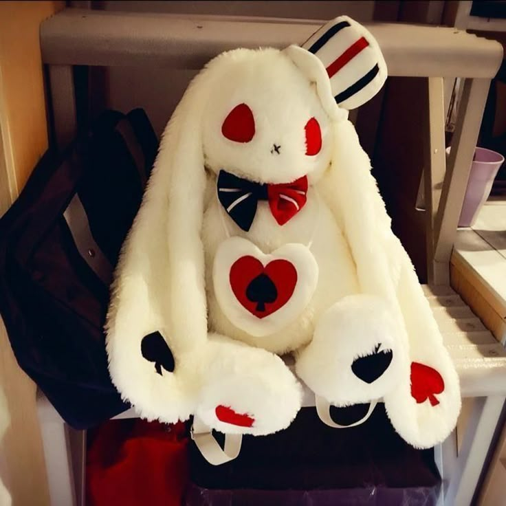 plvtoisdone's tweet photo. letting Pinterest decide what I am^^

🪐 As a hobby
🪐 As a sport
🪐 As a toy
🪐 As a pair of shoes

The next 5 victims of this trend are<3 🪐
@LuaLightwoodz
@darksomnia
@d0rmouse_
@HamodyAsgail
@lynchianism https://t.co/H0z4k0jkHf