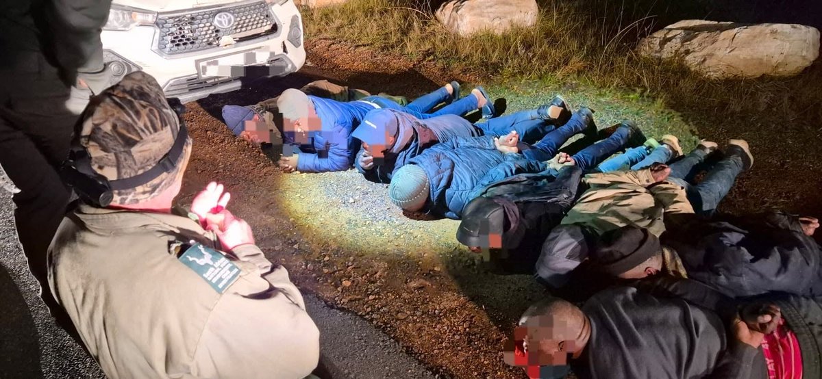 _ArriveAlive's tweet photo. 12 Suspects Arrested for Attempted Abalone Poaching in Cape Point
https://t.co/OX0HaFjHgw
#ArriveAlive #Crime #Abalone @SANParks https://t.co/mzBvSgDiUf