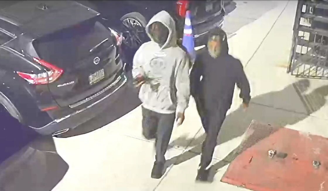 rationalgranny's tweet photo. @JasmineForUS These two thugs shot a killed a white 20 year old for his phone. I guess you call this “self defense” or “reparations.” https://t.co/BpiTASXUju