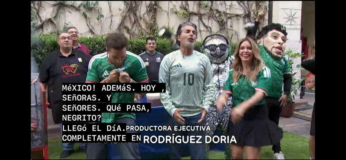 VivianaAnngie's tweet photo. Buenos dias!!! Mi muchacho #NicolaPorcella  el más apasionado y feliz por el inicio de esta fiesta mundialista y que más que vivirlo en el país que lo abraza con tanto cariño 🇲🇽 https://t.co/sdfVtPTnBK
