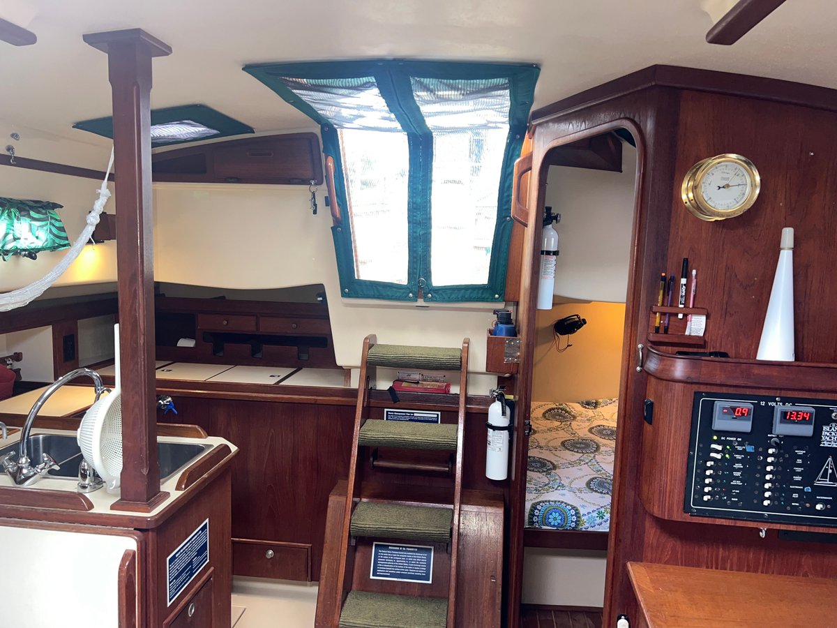DYCBoats's tweet photo. Motivated Seller! Bring Offers! The 1997 Island Packet 350 "Ananda" elegantly combines classic design with modern features, making it an ideal choice for those seeking a reliable and comfortable cruising yacht. Price $94,500   See more details:   https://t.co/1LxxWuEWDR https://t.co/z6eaqO03Yv