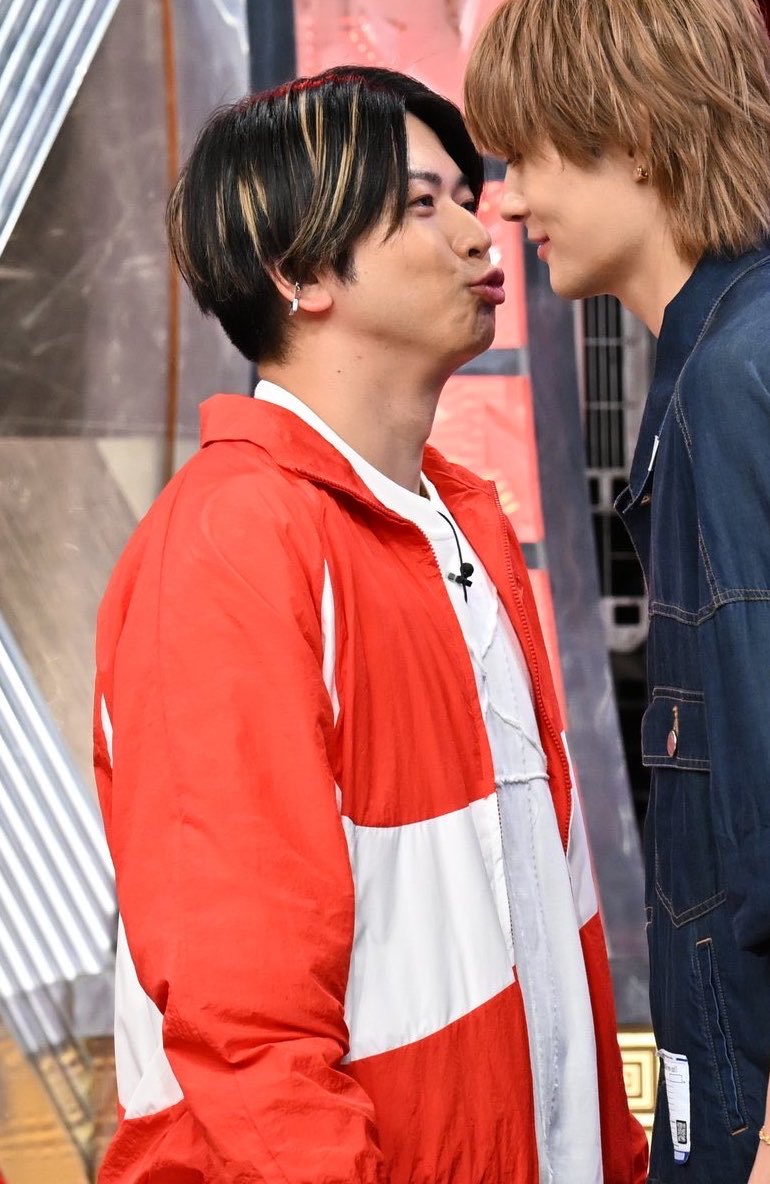 74th__luv's tweet photo. たかひさくんと赤いNIKEオソロ❤️ https://t.co/sBu5EJrr34