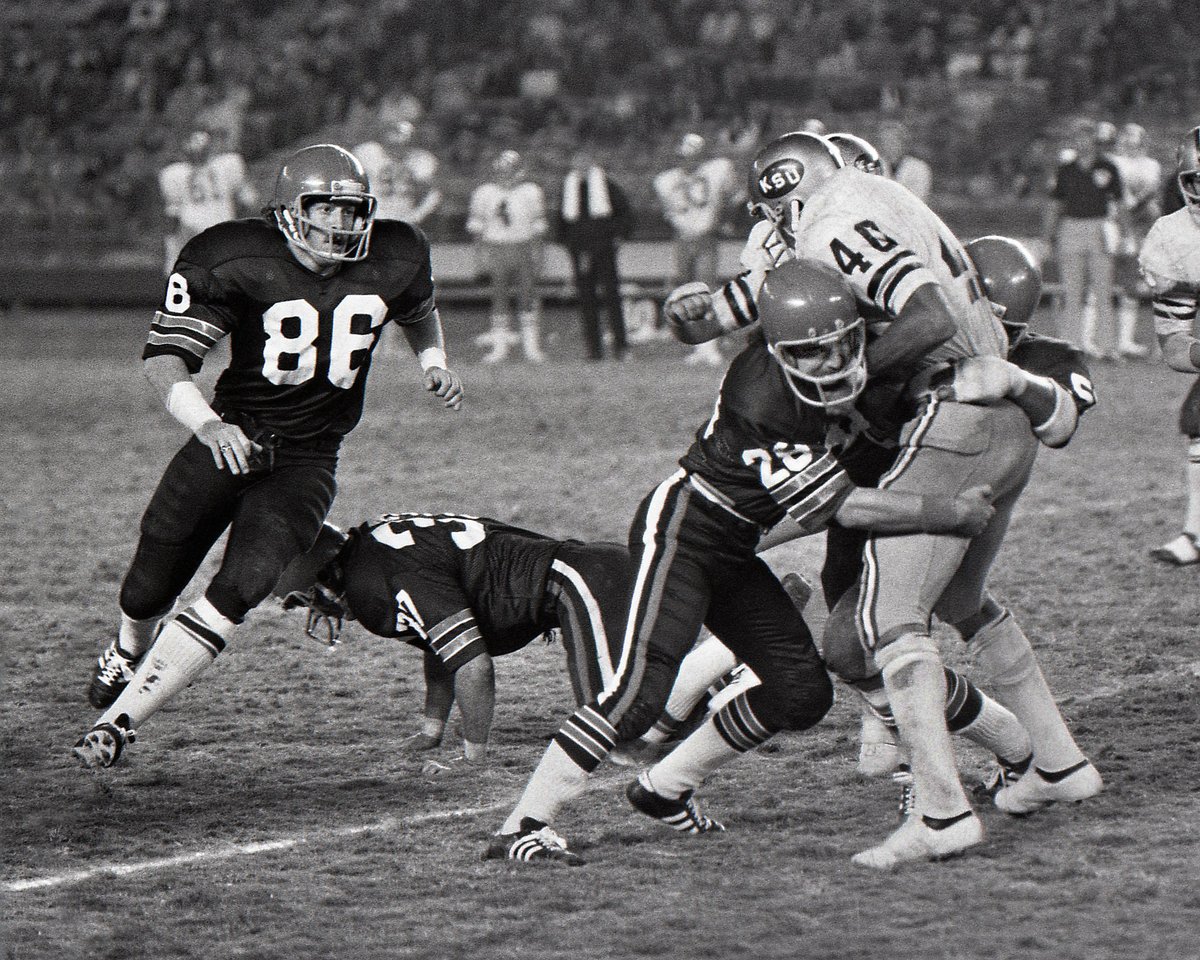 TomAbles's tweet photo. 86 Days to Aztec Football! #86 Bill Hammett, 1972-73, LB.
#GoAztecs #AztecForLife #788andCounting @AztecFB https://t.co/Y2xg4ddyqO