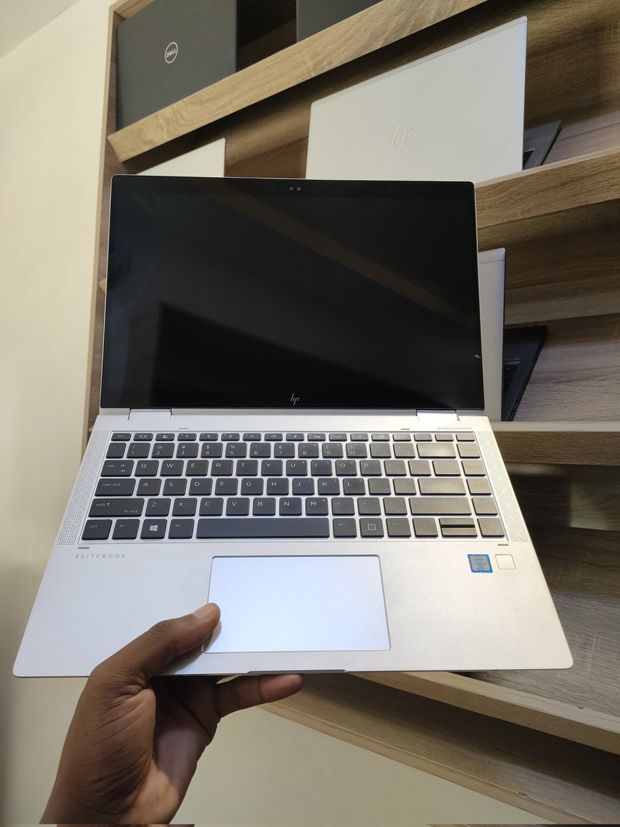 Musa_Isah05's tweet photo. I have this beautiful HP laptop going for only ₦450,000 only

Hp Elitebook 1040
Intel core i5
8gb RAM 256gb SSD Storage
Touchscreen X360
Face ID, super silk, fingerprint sensor, type C, Sim slot, HDMI, Webcam, keyboard light

We deliver in bike, car and airport 😁😎 https://t.co/7KTSJhnwW0