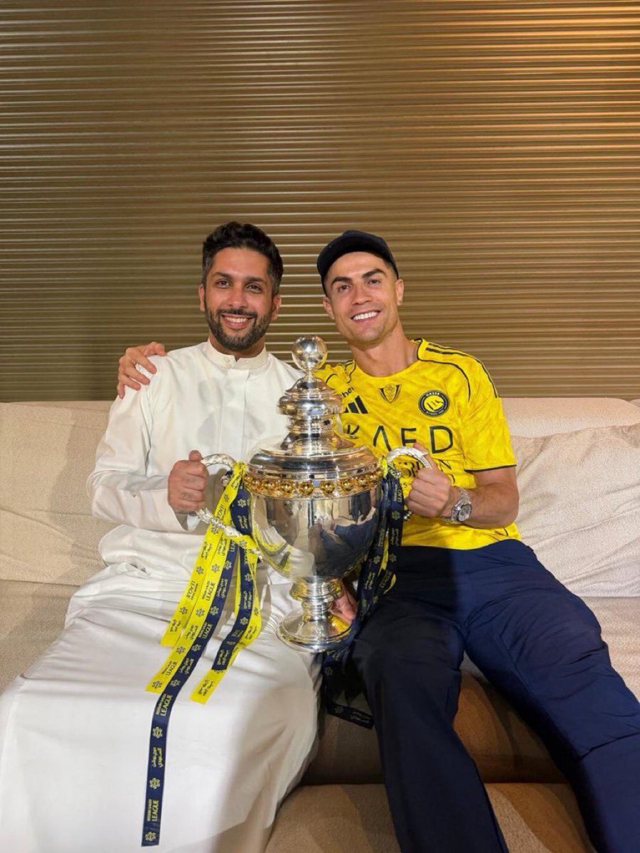 ByanNassr's tweet photo. 🚨🚨🚨🚨🚨 عاجل - @saadlegal2030 :

سيتولى الأسطورة رونالدو منصب المدير التنفيذي لنادي النصر بعد اعتزاله، في حال استحواذه على النادي بالشراكة مع محمد الخريجي.

😱😱😱😱😱😱😱😱😱😱😱😱😱😱😱 https://t.co/yc1OJJWznG