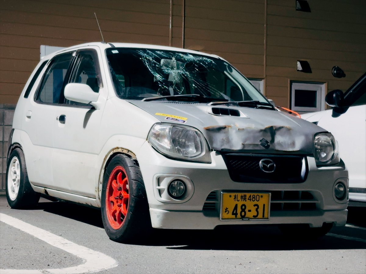 527_337's tweet photo. #ドシっと構える軽自動車 

このタグkei一強やろ
無駄にでかい図体はここでキクとは（） https://t.co/Diaf5D89P2