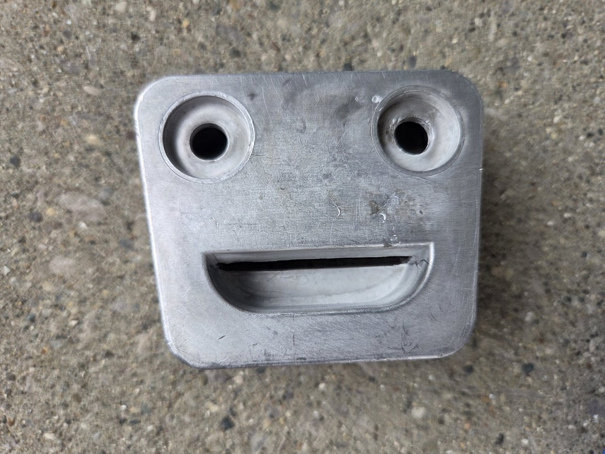 SneedMaxx's tweet photo. Volvo anodes are the funniest thing. They get sad when they are worn. https://t.co/DkIclS3m6D