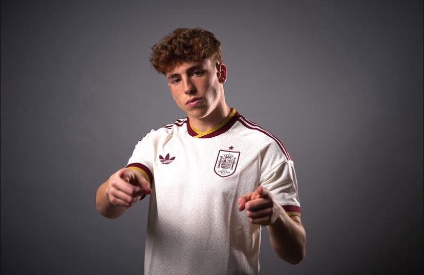 less_waxul's tweet photo. VICTOR MUNOZ 🇪🇸SERAIT TRÈS PROCHE DE REJOINDRE NEWCASTLE !!!
🖤🤍
Montant du transfert : 35M€ + 5M€ de bonus💰
Présent aux États-Unis 🇺🇸 avec la Roja🇪🇸pour le Mondial, le joueur passerait sa visite médicale à Atlanta.
@10JoseAlvarez / @elchiringuitotv https://t.co/Tz1aC0l9SO