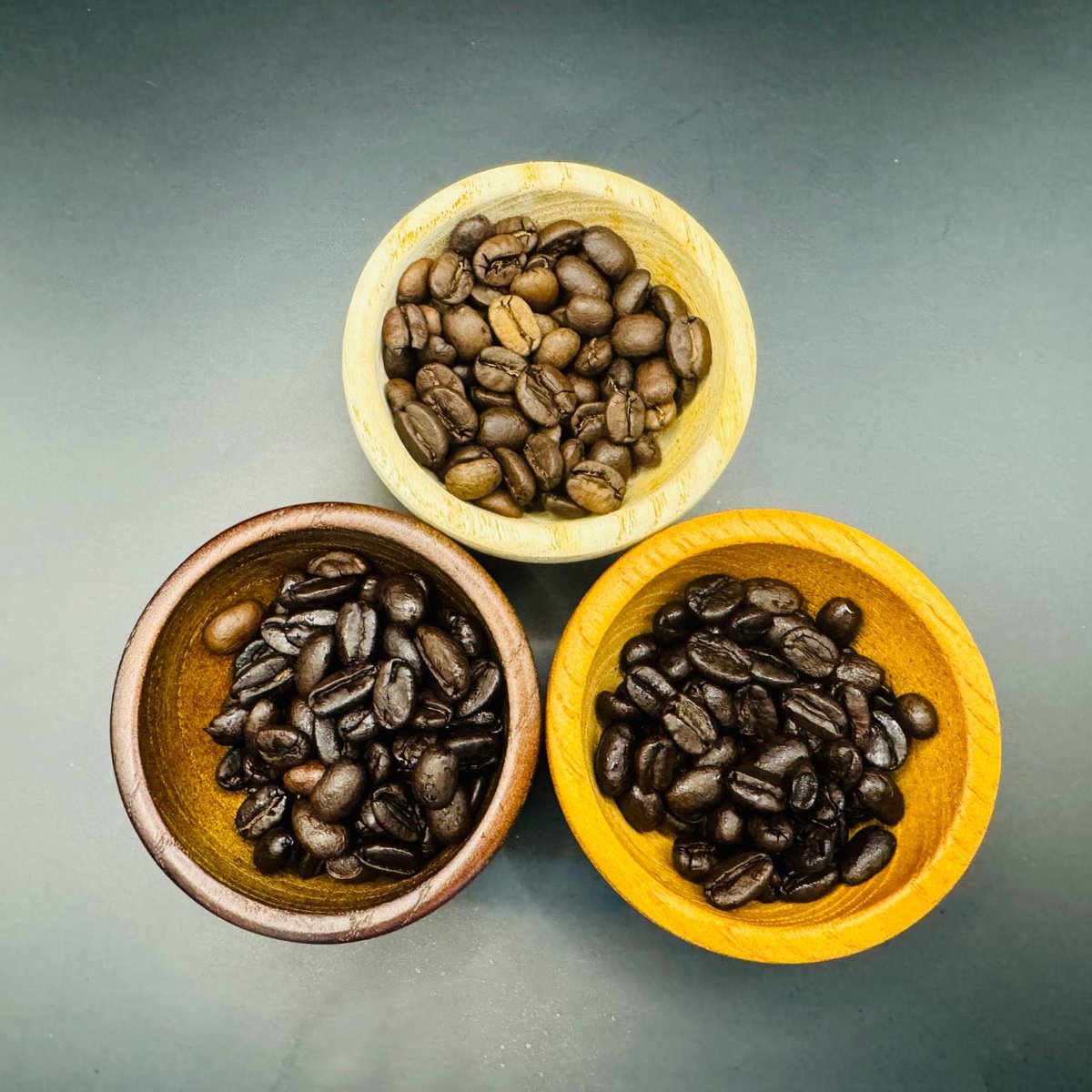 aro_caffe0124's tweet photo. この度送料を改定しました。

珈琲豆お試しセットの送料が無料になりました！

爽・凛・菖。
3つの香りを、まずは少しずつ。

お気軽にあなたの一杯を、見つけてください。

https://t.co/L6zGF68YjG

#自家焙煎珈琲 #お試しセット #送料無料
#珈琲 #コーヒー https://t.co/SjWsVCPWFv