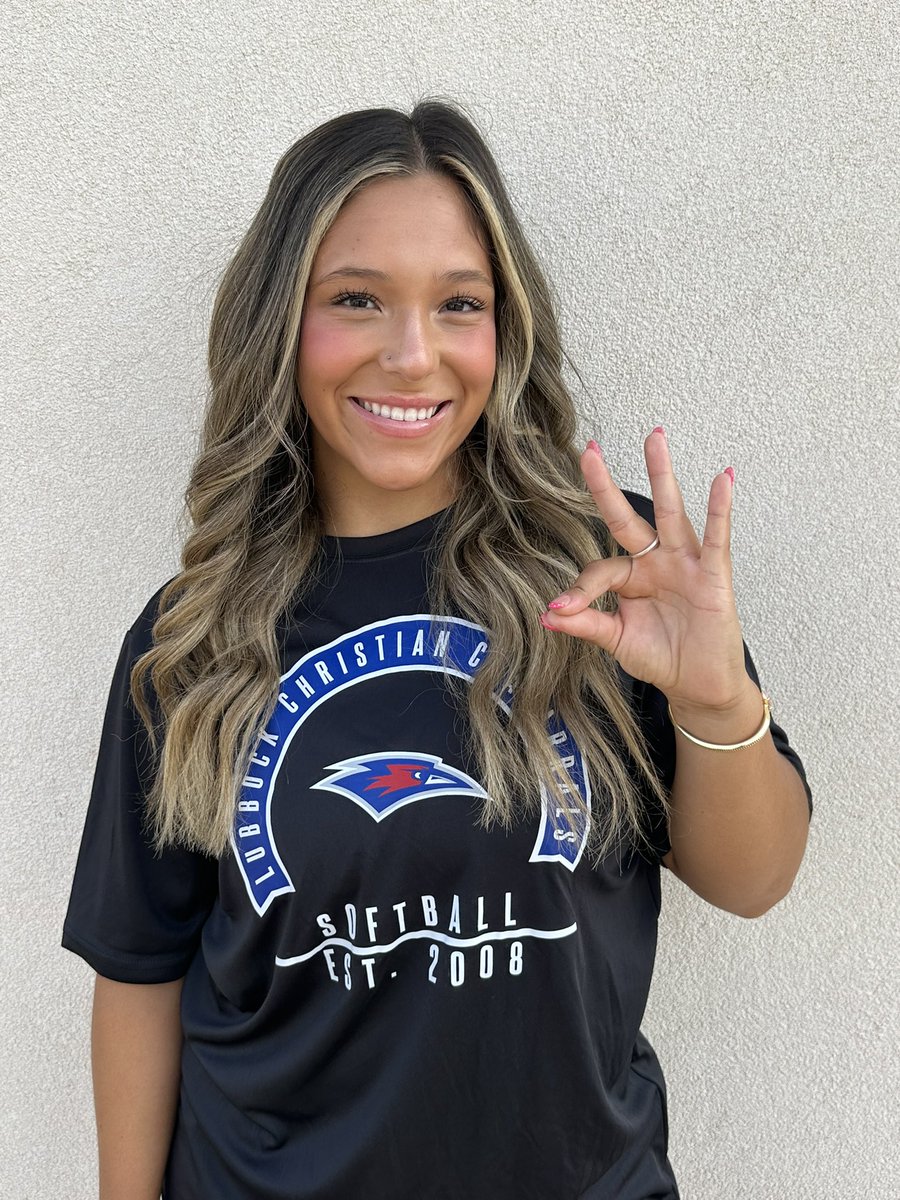 Rylee_OBrien_'s tweet photo. Surprise … so excited to be a Chap!!💙🥎👌🏽 #peckem @LCUSoftball https://t.co/qH5YsPkHaD