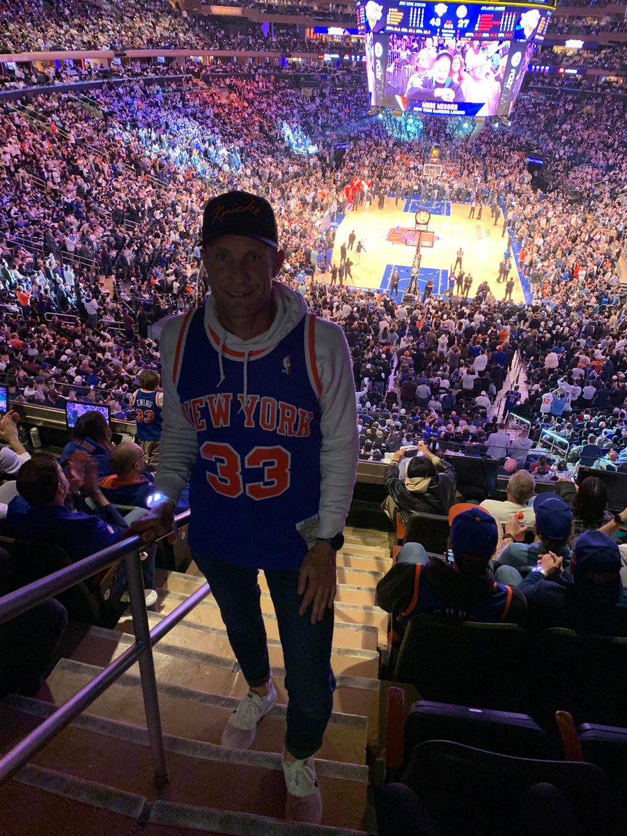 PierratDp's tweet photo. Quand j'entends et lis toutes ces conneries dites par des pseudo connaisseurs @NBA .... qui détestent les Knicks .... 
Perso trop content pour mes @nyknicks . One more and champions. #knicks https://t.co/sWM9soc843