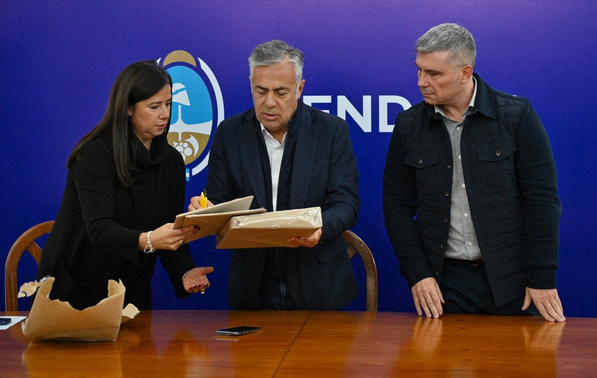 diegocostarelli's tweet photo. El puente Aristóbulo del Valle deja de ser un proyecto y empieza a convertirse en una realidad.

La apertura de sobres marca el inicio de una etapa clave para una obra que eliminará el efecto barrera del Acceso Sur y mejorará la movilidad en un sector estratégico de nuestro departamento.