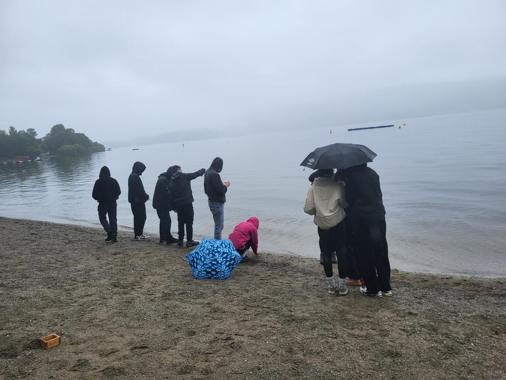 MissShawGeo's tweet photo. Carrying out a beach profile study at Luss and measuring with callipers ☔🌎 @StAndrewsRCSec https://t.co/ZLWgqEYV5F
