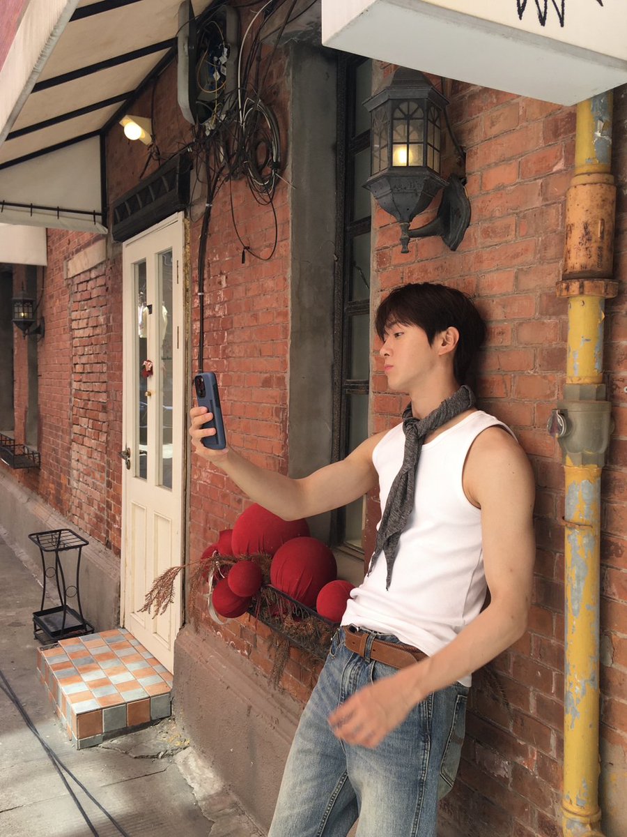 neokjun's tweet photo. 260612 BAE173 Fancafe

Hello, ELSE~~
It’s been a really long time since I’ve been on the official fancafe.
How is everyone doing?

After our debut, I feel like I used to come to the fancafe most often, so I feel a bit sorry for coming back after such a long time. ㅜ

I’ve had a little more free time than usual lately, so I’ve been reading books, going for walks, and spending time with my family—I've been doing well.

The weather in June has been nicer than I thought.
I expected it to be incredibly hot, but it's surprisingly cool, so it's been great to listen to music and walk in the evenings.
Thanks to that, I’ve been spending my time healing in my own way.

Anyway, to my dear ELSE whom I’ve missed, I hope everyone is eating well, staying healthy, and not falling sick.
Forget about those sayings like "youth is about suffering"—simply being healthy in both body and mind is the best thing, haha.

I am always rooting for you, ELSE.
Wherever you are, I hope you are doing well in your own place.
Keep your shoulders back and walk with confidence!!
See you!

(Here are a few photos I took in Shanghai..)

#BAE173 #YOOJUN #유준