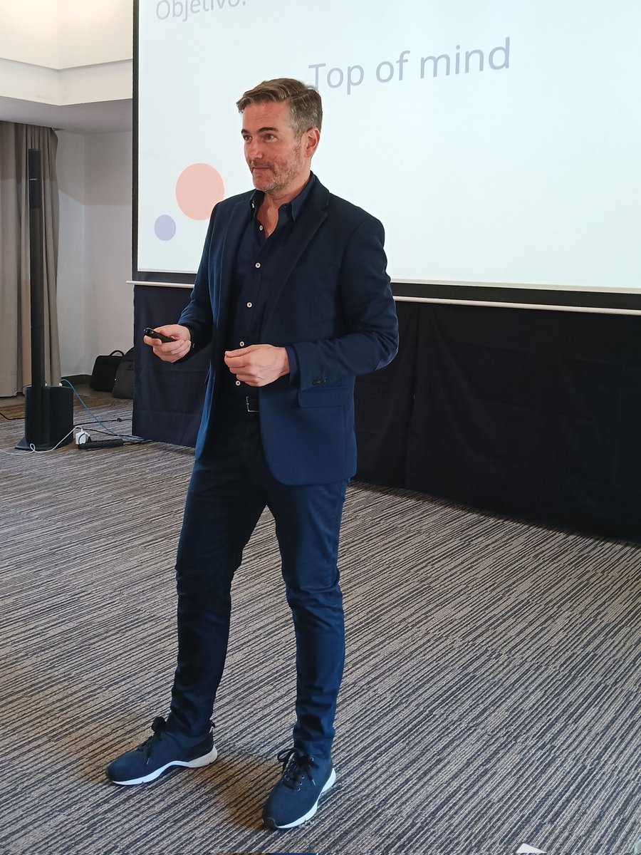 _AlbertoPadilla's tweet photo. 📍 Continuando con nuestras formaciones de @fotocasa, hoy he estado en #PalmadeMallorca con un fantástico grupo de profesionales del sector #inmobiliario.

Nos hemos focalizado en las estrategias activas de #captación de un #inmueble atrayendo propietarios.

@fotocasapro https://t.co/V7YNIxo12K