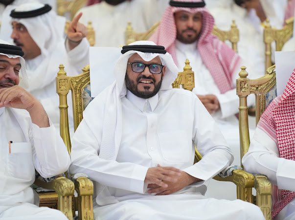 nsrawy71's tweet photo. @abd1911 

ماهي غريبة على عبدالعزيز هذه الوقفات الصادقة إهداء صالة المقصورة للافراح لجمهور الشمس للاحتفال يعكس كرمه وحبه الكبير رجل المبادرات والمواقف المشرفة اللي ترفع الرأس شكراً من القلب يبو سلطان وعساك على القوة دائماً 💛. https://t.co/c7Wk1lnsy2