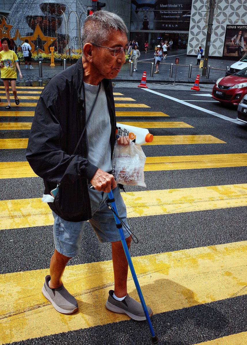 DTshutterbug's tweet photo. @the_gpc_ Malaysian Street Moments. https://t.co/IPep6QGCwf