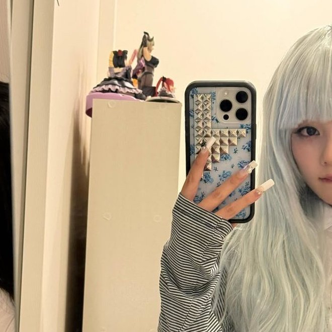 inniekitsune's tweet photo. hinata being a fan of my dress up darling makes so much sense https://t.co/kcE1FF9bQQ