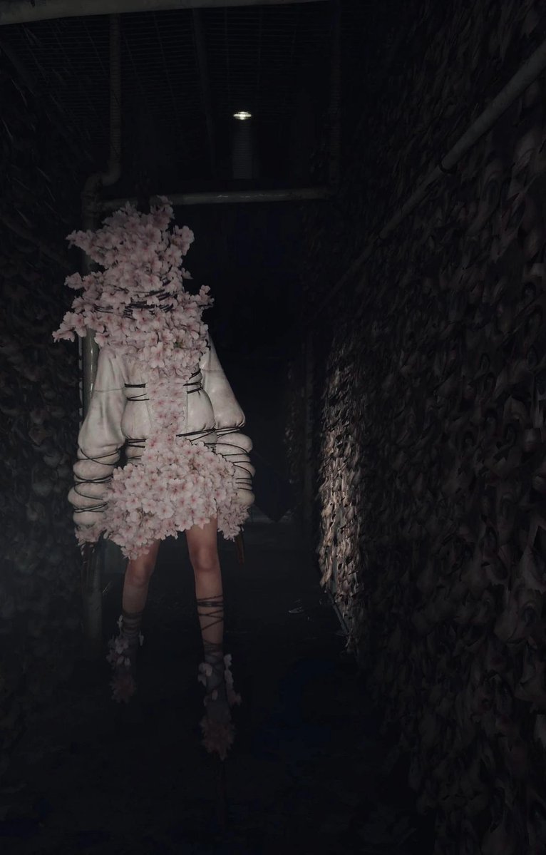 lesimon121's tweet photo. If Hinako will be the legendary cosmetic for Cheryl then I think the Sakura Head would be great legendary cosmetic for Pyramid Head.  #DeadbyDaylight #SilentHill #DBD https://t.co/h0WeeONNwR