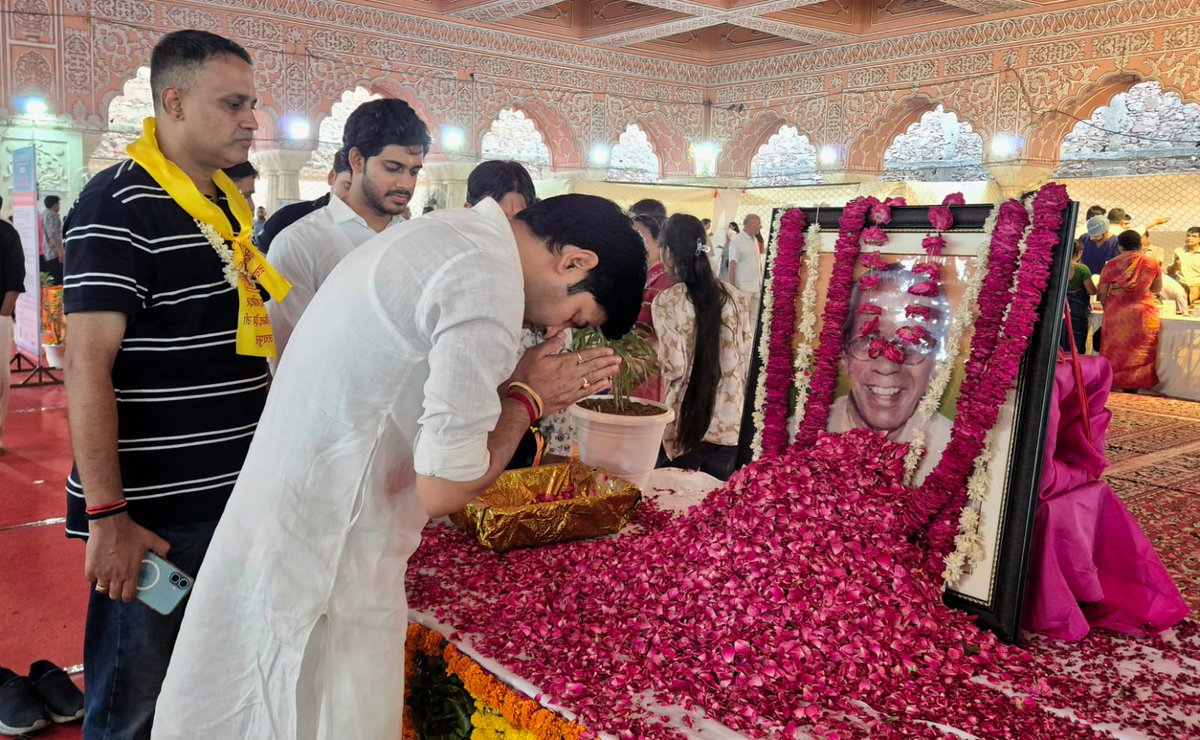 KailashvermaBJP's tweet photo. || राम राम सा ||
भारतीय जनता पार्टी के पूर्व प्रदेशाध्यक्ष स्वर्गीय भंवरलाल शर्मा जी की पुण्यतिथि पर आयोजित निःशुल्क चिकित्सा, जांच एवं परामर्श शिविर में सहभागिता निभाई। 

इस अवस जयपुर शहर  सांसद श्रीमती @Manju4bjp जी से मुलाकात की तथा इस नेक कार्य के लिए उनका आभार जताया।
#BhanwarJiBhaisahab #bagru #mla #drkailashverma