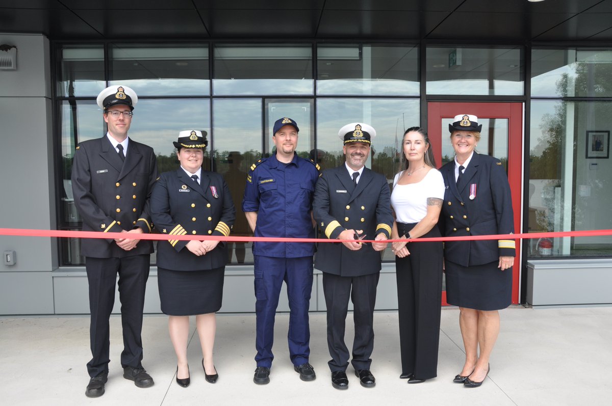 CoastGuardCAN's tweet photo. Today, we celebrated the official opening of our new #SearchAndRescue station in Port Weller, #Ontario. https://t.co/wOH0wNCcQn
